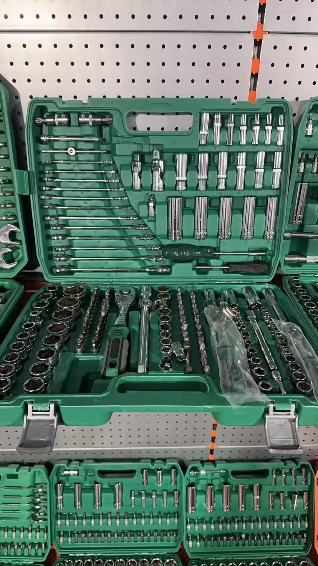 216ピースDIY自動車修理ツールキット、ハンドパワーソース - Gardening Tools Diy のレビューと価格