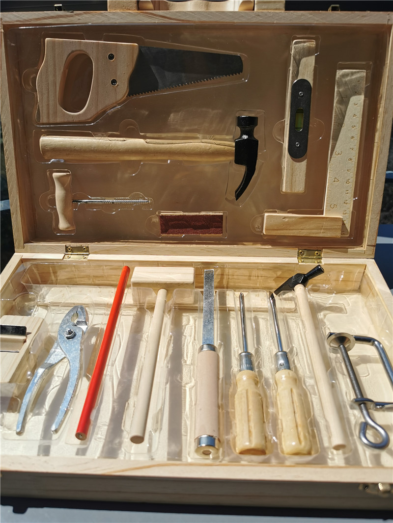 子供実生活木製大工箱ツール男の子のふりおもちゃ木製ツールセッ - Gardening Tools 5 Year Old のレビューと価格